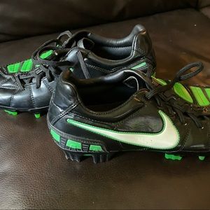 Nike T90 cleats-new never worn